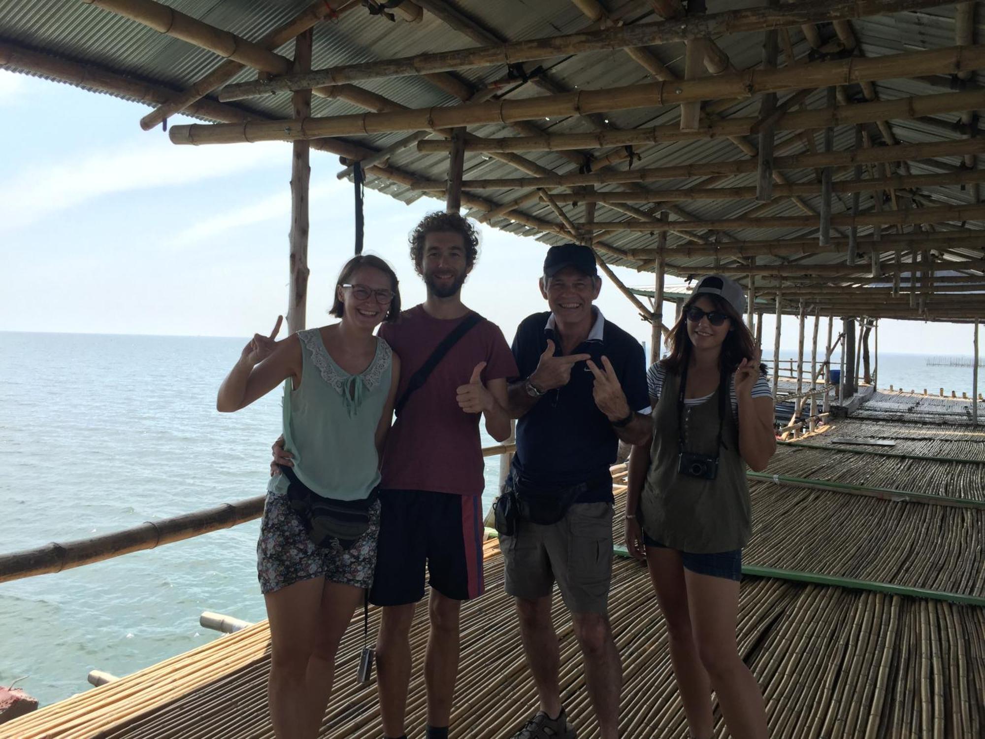 Hometown Hostel Samut Songkhram Exterior photo